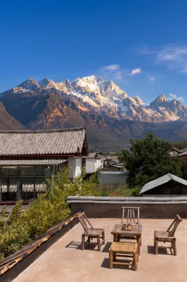 360°Sunlit Golden Mountains Wabi-Sabi Aesthetic Mountain Hot Spring Inn(Baisha Ancient Town Branch)