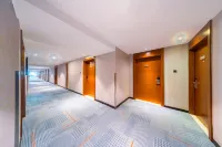 Heyi Hotel (Xining Daxin Street Night Market Central Square Branch)