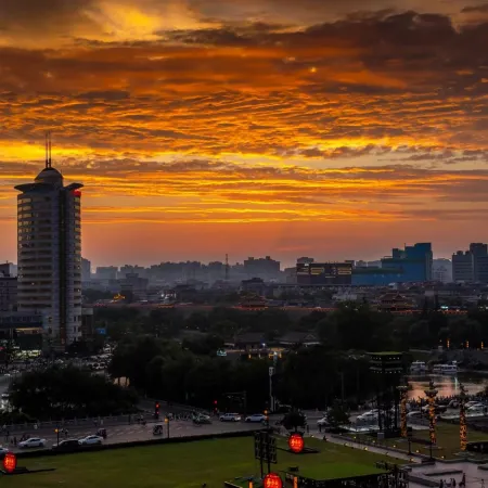 QININ Hotel (Xi'an Bell and Drum Tower Yongning Men Subway Station) Отели рядом с достопримечательностью «Ворота Yongning Men»