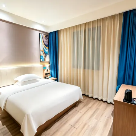 Pai Hotel (Yancheng Funing Yilin Central Business Street Hotel)