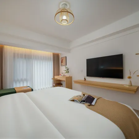 Fenglan Qishe Boutique Hotel (Xijiang Miao Village North Gate Tourist Service Center Hotel)