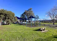 Nature Lovers: Snowy Cottage Escape! Book Direct - Mountain view