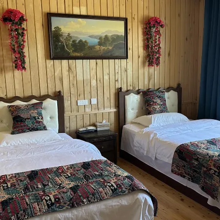 Guoyan’s Wooden Hotel