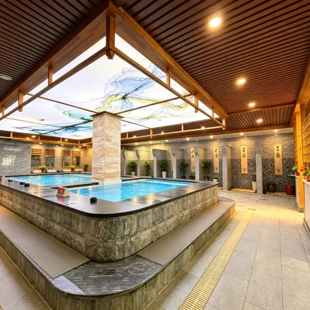 Holiday Inn 365, Luxian County