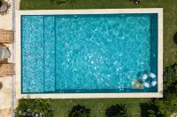Encore South French Summer Garden Designer Homestay (West Street Kaiyuan Temple Branch) - Pools