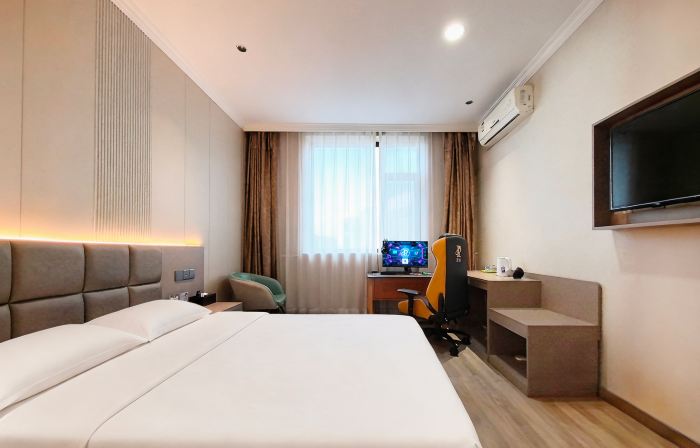 Yaxin E-Sports Hotel (South Wind Square Yuxiangyuan)