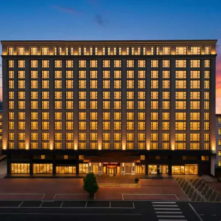 Rezen Huanxi Hotel (Huangchuan Sports Center Branch)