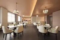 MEHOOD LESTIE Hotel (Jiangyin Nanmen Bausch & Lomb Branch) - Parking