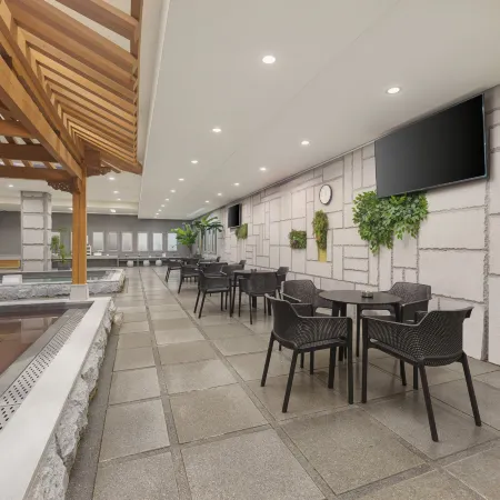 REZEN HUASHENG RESORT(DALIAN XINGHAI SQUARE)