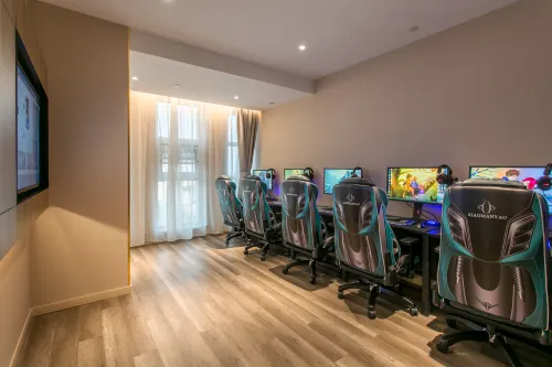 Yueke E-Sports Hotel (Linyi Hedong Wuyue Plaza)