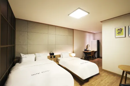 Bolton Hotel Отели рядом с достопримечательностью «Национальный университет Чоннам»