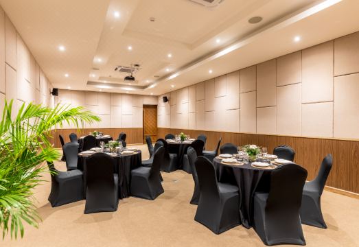 마나타이 카오락