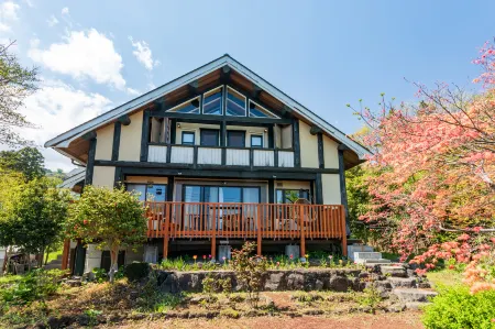 Log House Clover Отели рядом с достопримечательностью «Монт Омуро»