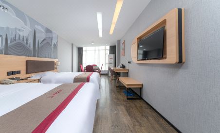 Thank U Hotel - Housity