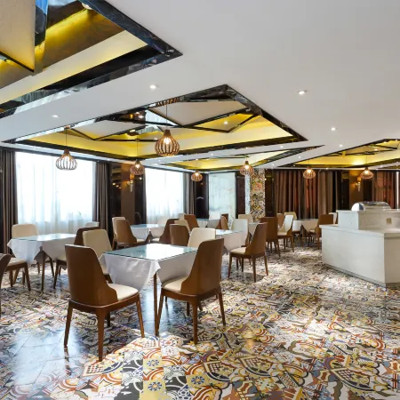 Feitian Holiday Hotel