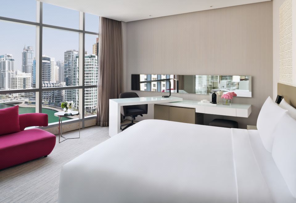 InterContinental Dubai MarinaOver view