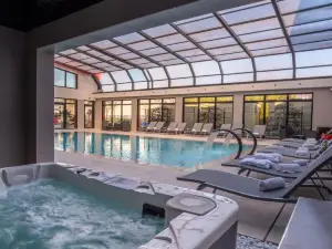 Kyriad Prestige Lyon Est - Saint Priest Eurexpo Hotel and Spa