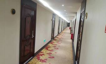 Yishi Yijia Theme Apartment Hotel (Qiqihar South Zhanqian Street)