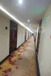Yishi Yijia Theme Apartment Hotel (Qiqihar South Zhanqian Street)