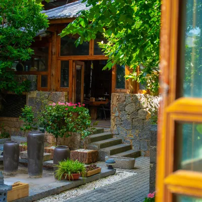 Yunbo · Yinshi Mountain Courtyard (Shuhe Ancient Town Store) Hotels near The Ancient Town of Shuhe-Sifang Street