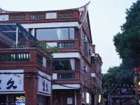 Homestay above wet market โรงแรมใกล้หอคอยตงสี