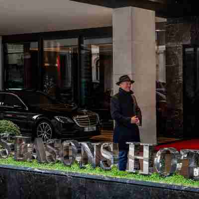 Four Seasons Hotel London at Park Lane Hotel Exterior