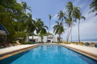 Lime N Soda Beachfront Resort - Beach