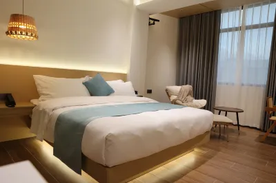 Zuohai Qingju Hotel Hotels near Jinghu Park