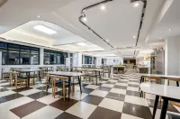 Golden Holiday Hotel (Nanning Chaoyang Plaza Railway Station) - พร้อมอาหารเช้า