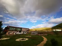 Daocheng Yunqi Mountain House Inn - Vuoristonäköala
