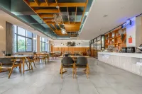Skyscraper Era Hotel