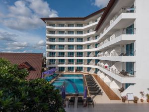 Pinnacle Grand Jomtien Resort and Beach Club