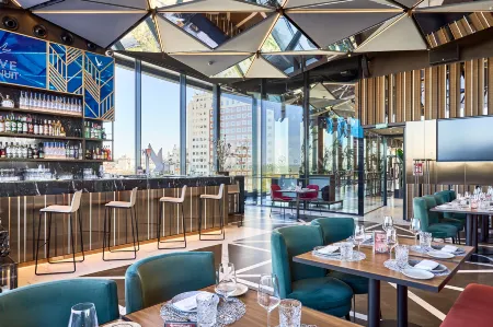 VP Plaza España Design Отели рядом с достопримечательностью «Небоскреб "Испания"»