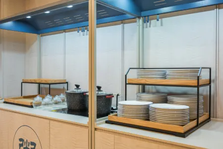 HanTing Hotel (Wuhan Hubei Jingji Xueyuan) Отели рядом с достопримечательностью «Hubei Institute of Fine Arts (Canglongdao Campus - Office Building 1)»