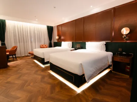 James Joyce ELITE Hotel (Zhuhai Jinwan Huafa Business Center) Отели рядом с достопримечательностью «Zhuhai City Polytechnic»