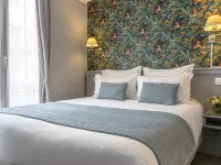Splendid Hotel Paris Hotels near Saint-Lambert Square