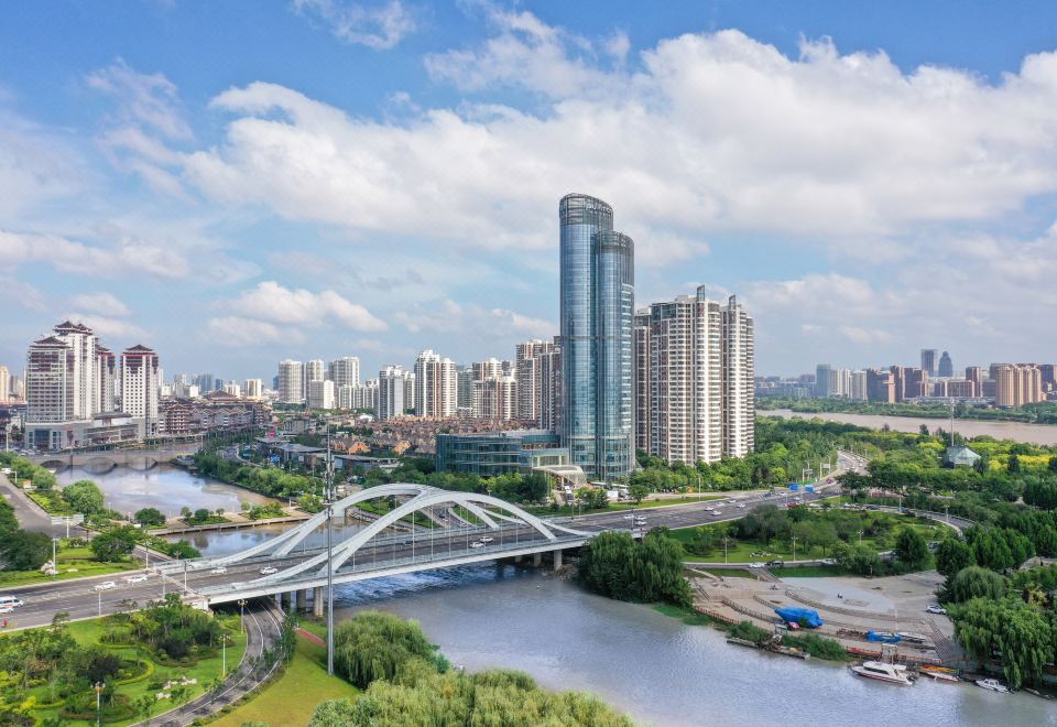 2. 린이 루상 풀먼..