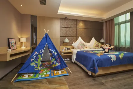 Yitel (Yangzhou Qionghua Building, Ancient Canal, Dongguan Street) Отели рядом с достопримечательностью «The Shi Kefa Museum»