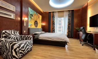 Happy Guest Projection Apartment