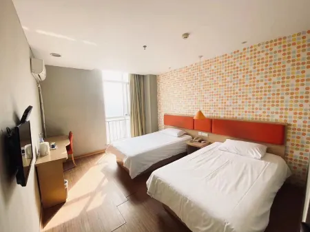 Home Inn (Qingdao Zhengyang Middle Road Wanda)