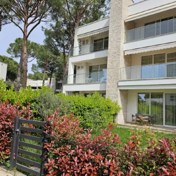 Pinegrove Apartment