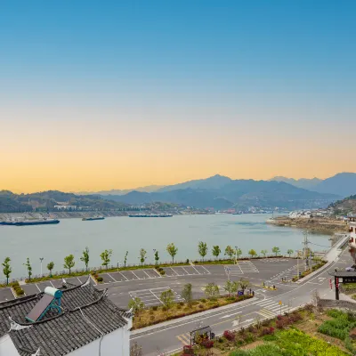 Yichang Danfengyuan Homestay (Three Gorges Dam Scenic Area) Hotels near The Three Gorges Dam Tourism Area