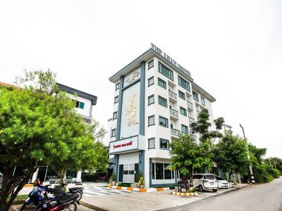 The Lilly Hotel