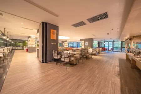 Shuifu Tongluo Resort Hotel (Tongluoba National Forest Park Branch)