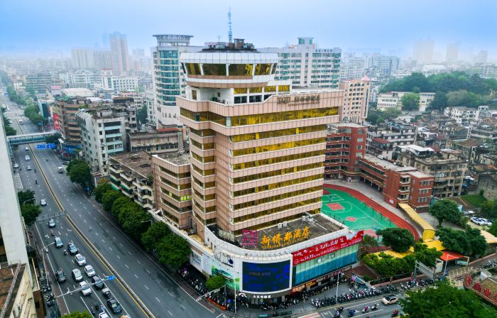 新僑都ホテル（江門三十三墟街地王広場）