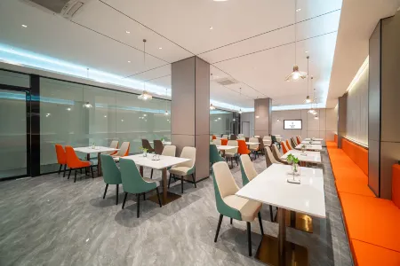 MEHOOD EZZI Hotel (Nanchang Bayi Square Dinggonglunan Subway Station) Отели рядом с достопримечательностью «Nanchang University of Aeronautics»