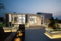 THE JOYFUL Y2K (West Island Store) Hotel dekat West Island