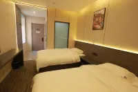 Lanwan Business Hotel (Heihe Central Commercial Pedestrian Street)