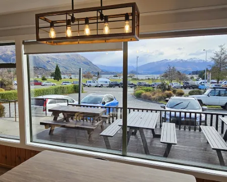 Haka House Wanaka Hotels in Wanaka
