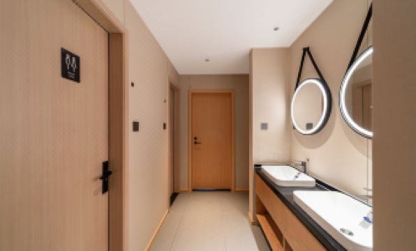 Shanghai Captain No. 5 Youth Hotel (West Suburb Bailian Branch of Shanghai Hongqiao Airport)